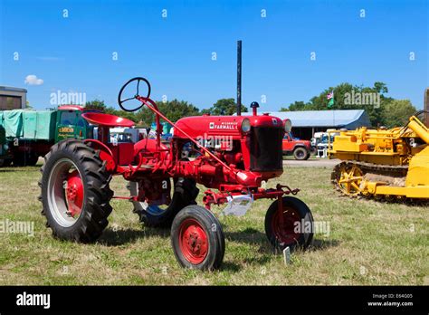 Vintage Mccormick Tractor Fotos Und Bildmaterial In Hoher Aufl Sung