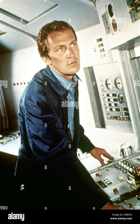 The Invaders Roy Thinnes 1967 68 Stock Photo Alamy