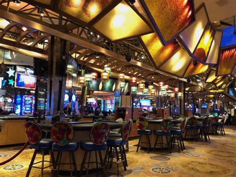 Mohegan Sun Casino | American Casino Guide Book