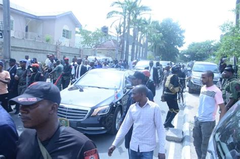 Breaking Policemen Attached To Kogi Governor Ododo Prevent Efcc