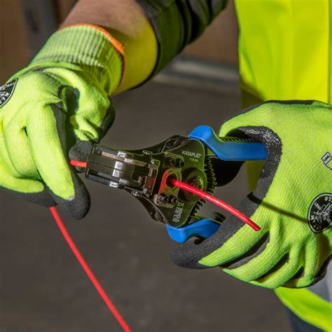 Pelacables y cortador Katapult para cable sólido y trenzado 11063W