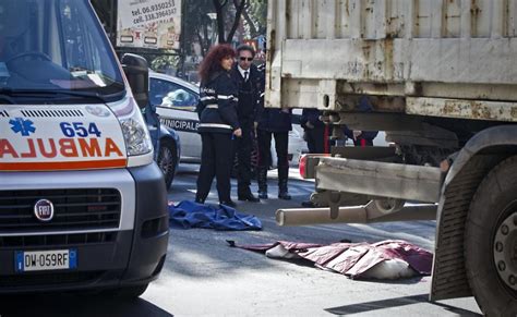 Roma Donna Muore Travolta Da Un Tir Libero Quotidiano