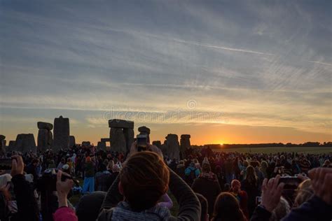 Solsticio De Verano De Stonehenge Fotograf A Editorial Imagen De