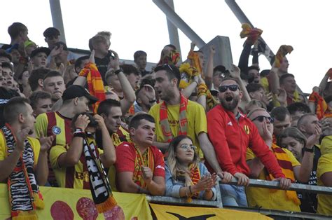 Kibice na meczu Korona Kielce Widzew Łódź Zdjęcia z trybun Kielce