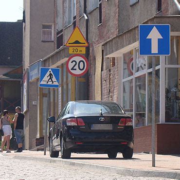 Powiat Kamieński ikamien pl Kamień Pomorski Zaparkowane samochody