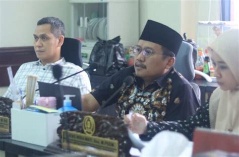 Pimpinan Dan Anggota DPRD Kota Surabaya Mengucapkan Hari Pers Nasional 2023