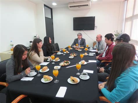 Alumnos De Ingeniería Y Ciencias Participan En Desayuno Con Decano