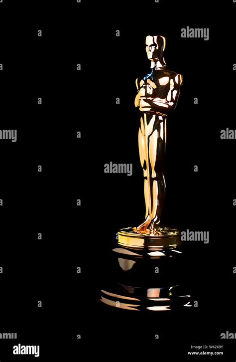 Oscar Statue Hollywood Fotos Und Bildmaterial In Hoher Auflösung Alamy