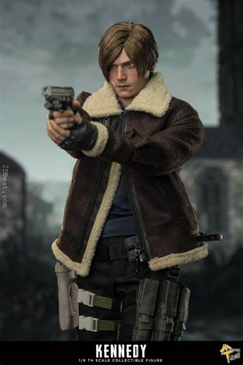 Mttoys Resident Evil Remake Leon S Kennedy Action Figure