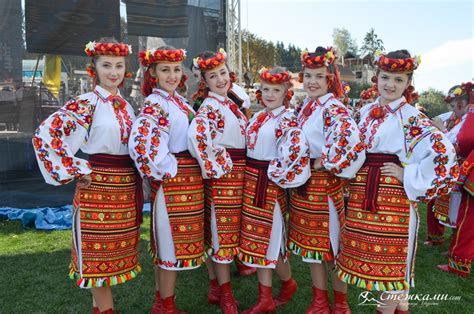 XXI Міжнародний гуцульський фестиваль 2013 у м. Путила - Стежками ...