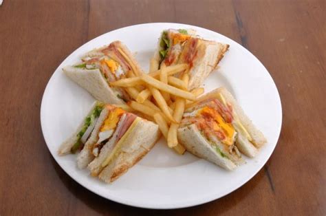 Chicken Club Sandwich Dinemore