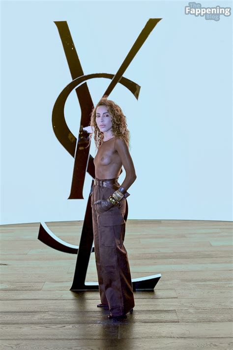 Ines Rau Shows Off Her Nude Tits At The Saint Laurent Show In Paris