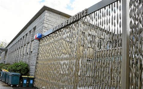 Il Agresse Des Agents Du Foyer Robelin Lorient Un An De Prison