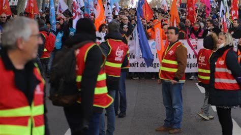 Clermont Ferrand Environ Participants La Manifestation Pour Le