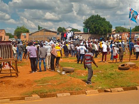 Kasumbalesa Ludps Et Ensemble Se Livrent Une Lutte Acharn E La