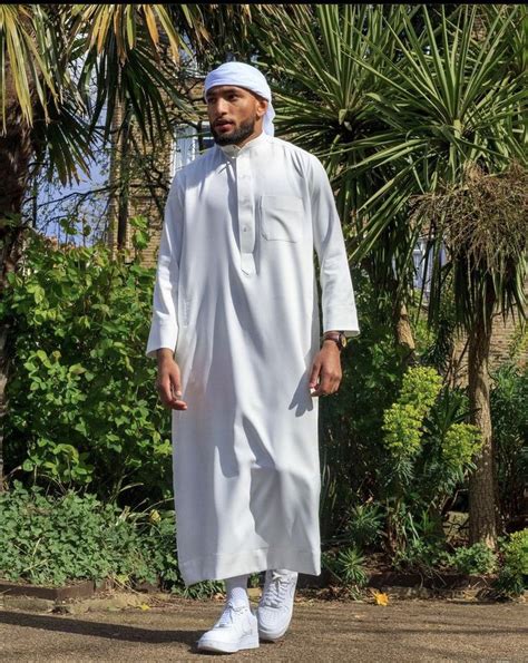 Traditional Male Muslim Clothing