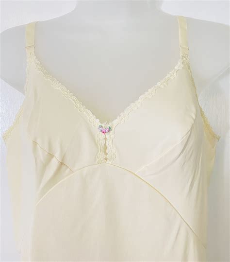 Vintage Olga Nightgown Lingerie Sleepwear Slip Pale Y Gem