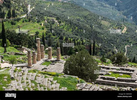 Tempel Der Apollo Ruinen In Delphi Fotos Und Bildmaterial In Hoher