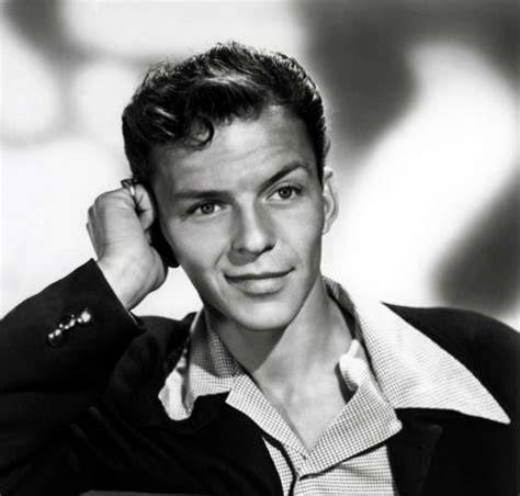 Frank Sinatra actor y cantante con una voz de las más amadas e