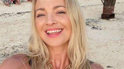 Barbara Kurdej Szatan Ods Oni A Cia O W Bikini A Dziw E Rodzi A Dwa Razy Pudelek