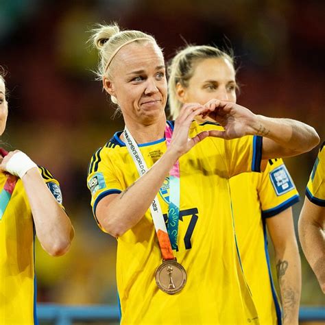 Fotboll H R R Sveriges Trupp Till Em Playoffet Rebecka Blomqvist