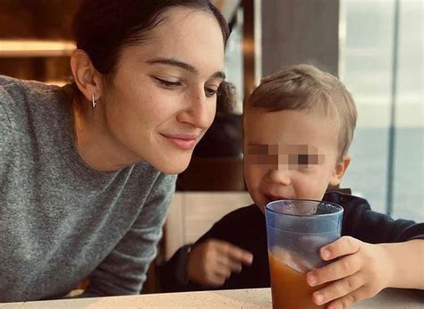 Lodovica Comello Con Il Marito Tomas E Il Figlio Teo Le Loro Foto