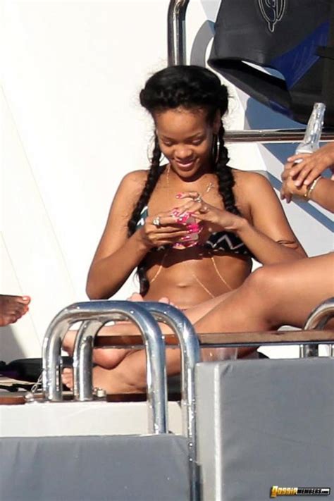 Rihanna Flaunting Her Bikini Body On A Yacht Sexy Picture