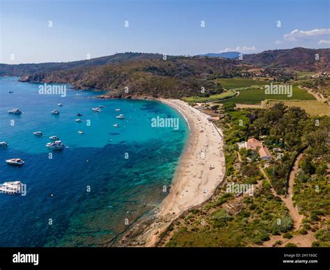 Vue aérienne de la plage de Briande à la Croix Valmer Côte d Azur Sud