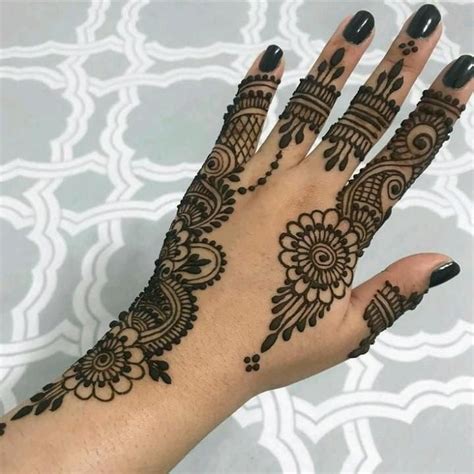 Pin Di Mehandi Expert Su Pins By You Henn Idee Style