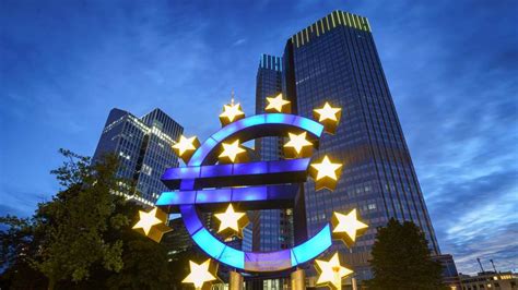 Das Euro Symbol Am Willy Brandt Platz In Frankfurt Ist Gerettet