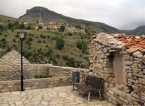 Pobles De Catalunya Que Has De Visitar Castellfollit De La Roca L Alba