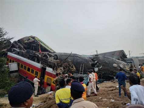 Sobe Para O N Mero De Mortos Em Acidente De Trem Na Ndia Sp Not Cias