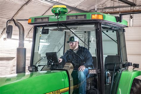 John Deere Introduces New G Universal Displays Jdlink M Modem And