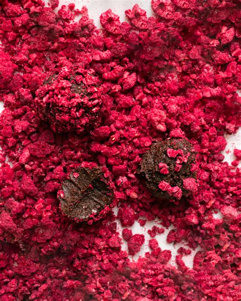 Truffes chocolat noir et framboises Une parenthèse à table