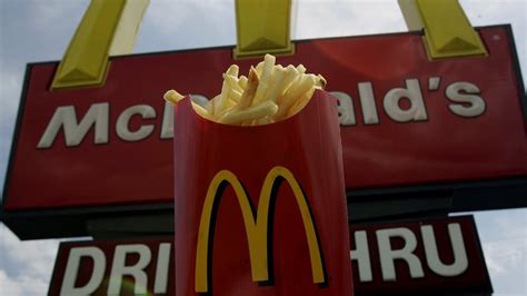 Coronavirus Mcdonalds Trials Uk Branch Reopening In Lockdown Bbc News