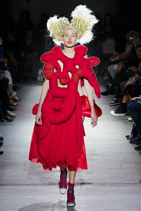 Comme Des Garçons Spring 2015 Ready To Wear Fashion Show Vogue Japanese Fashion Designers