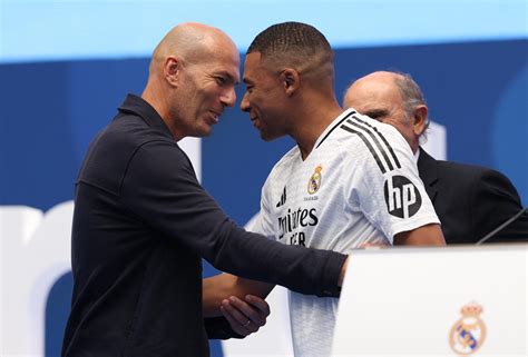 Un sueño hecho realidad Kylian Mbappé es presentado a la afición del