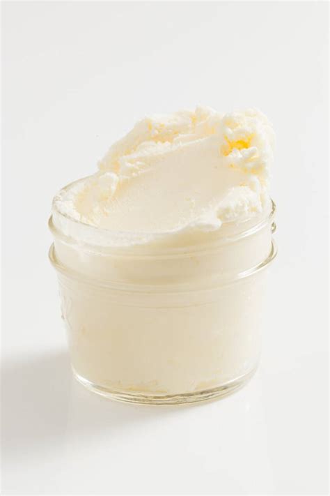 Easy Homemade Clotted Cream Recipe - How to Make Clotted Cream