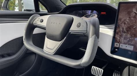 Here's what a rental Tesla Model S interior looks like after 19,000 miles