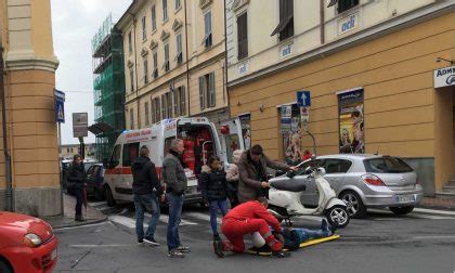 Imperia Ragazza In Scooter Ferita Nello Scontro Con Un Auto A Oneglia