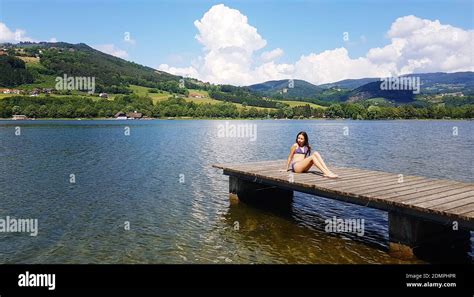 Fille ans bikini Banque de photographies et dimages à haute résolution Alamy