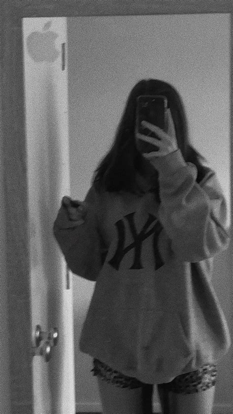 Oversized Hoodie 🧸🦋🥺 Ideas Para Tomarte Fotos Poses Para Tomarse Fotos Estilo De Fotos