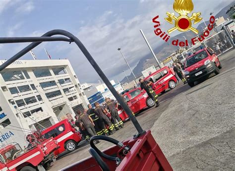 Incendi Oggi Interventi Potenziato Dispositivo Soccorso Dei Vigili