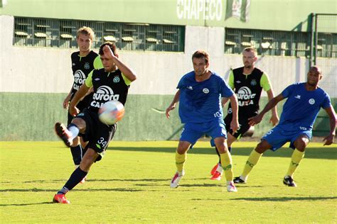 Régis faz dois e Chapecoense vence o Ypiranga em jogo treino no Condá