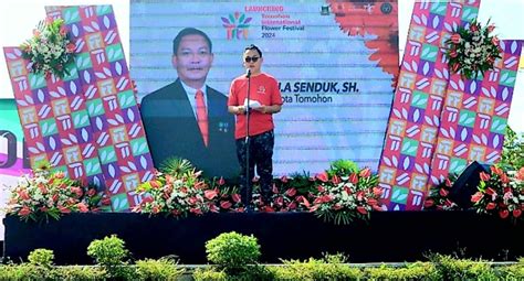 Pelepasan Burung Merpati Menandai Tiff Ke Xii Tahun Resmi