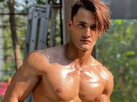 Kkk Khatron Ke Khiladi Asim Riaz Back In Show Apologies To Rohit