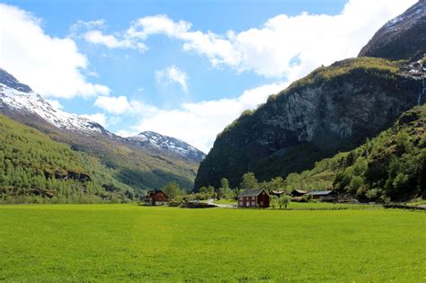 Flåm, A Travel Inspiration Guide | Elle & Pear