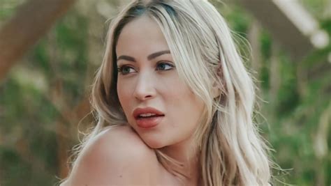 Carol Narizinho Sensualiza De Lingerie E Exibe Corp O