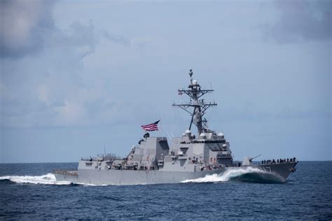 Armada USS Paul Ignatius El Destructor De Misiles Guiados Se Hace