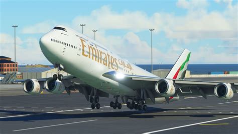 Dangerous Airport Boeing Emirates Scary Landing At Gibraltar